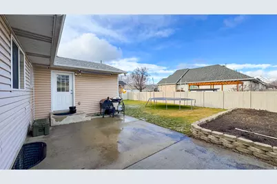 118 W 220 S, Orem, UT 84058 - Photo 32