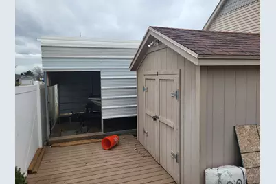 2598 W Woodhill Cir, Taylorsville, UT 84129 - Photo 10