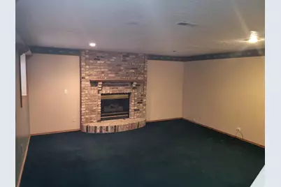 2598 W Woodhill Cir, Taylorsville, UT 84129 - Photo 8