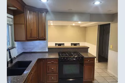 2598 W Woodhill Cir, Taylorsville, UT 84129 - Photo 4