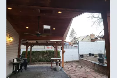 2598 W Woodhill Cir, Taylorsville, UT 84129 - Photo 14