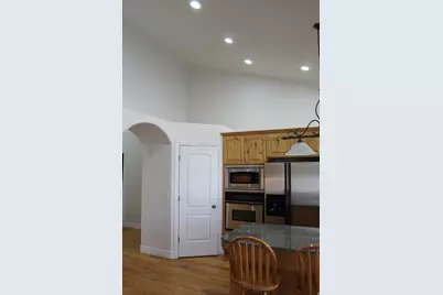 10612 N Canterbury Dr, Highland, UT 84003 - Photo 8