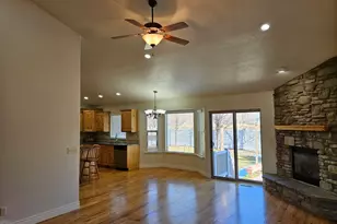 10612 N Canterbury Dr, Highland, UT 84003 - Photo 4