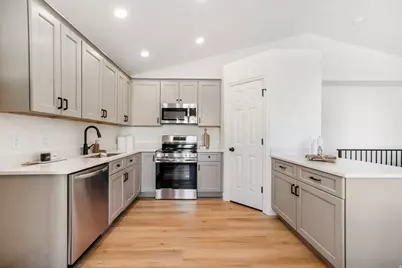 2426 N Nectar Way, Saratoga Springs, UT 84045 - Photo 10