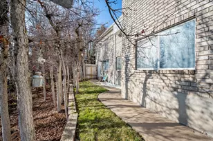 2222 E Rolling Oaks Ln N, Layton, UT 84040 - Photo 48