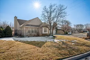 2222 E Rolling Oaks Ln N, Layton, UT 84040 - Photo 56