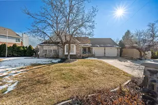 2222 E Rolling Oaks Ln N, Layton, UT 84040 - Photo 1
