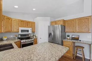 2757 W Sandi Dr, Layton, UT 84041 - Photo 8