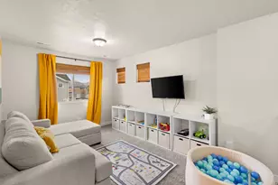 2052 W Lydia Ln, Syracuse, UT 84075 - Photo 20