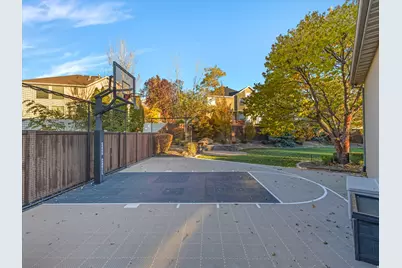 1074 E Black Forest Dr S, Sandy, UT 84094 - Photo 38