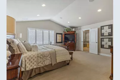 1074 E Black Forest Dr S, Sandy, UT 84094 - Photo 16