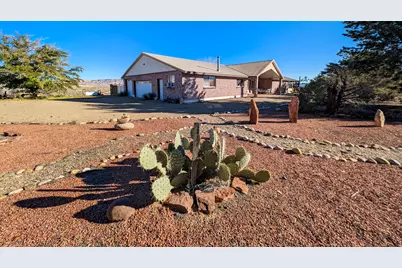 2416 N Waunita Ave, Kanab, UT 84741 - Photo 6