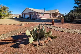 2416 N Waunita Ave, Kanab, UT 84741 - Photo 6