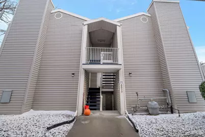 875 E Arrowhead Ln #42, Murray, UT 84107 - Photo 2