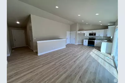 2322 E Yellow Blossom St, Eagle Mountain, UT 84005 - Photo 4