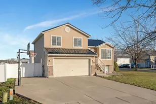 1406 W 2500 S, Woods Cross, UT 84087 - Photo 2