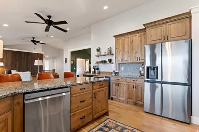 3332 W 1800 N, Clinton, UT 84015 - Photo 18