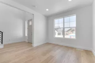 578 N Briarwood Ln, Lindon, UT 84042 - Photo 4