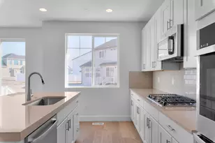 578 N Briarwood Ln, Lindon, UT 84042 - Photo 10