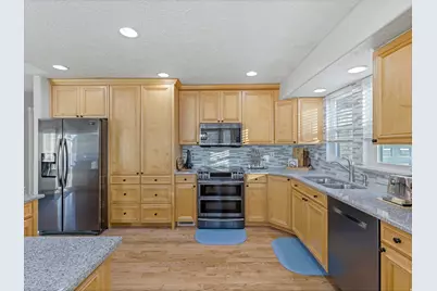 1137 W 2500 S, Syracuse, UT 84075 - Photo 8