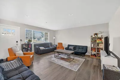 1798 E Sunrise Meadow Dr, Sandy, UT 84093 - Photo 4