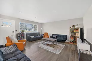 1798 E Sunrise Meadow Dr, Sandy, UT 84093 - Photo 4