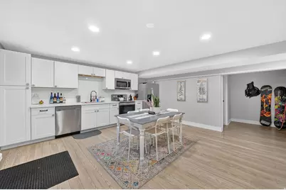 1798 E Sunrise Meadow Dr, Sandy, UT 84093 - Photo 16