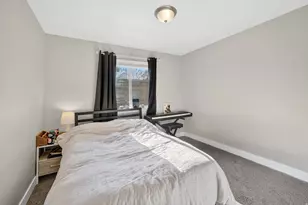 1798 E Sunrise Meadow Dr, Sandy, UT 84093 - Photo 14