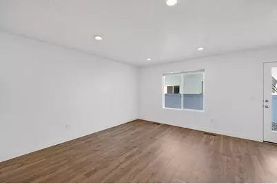 1154 E Trident Dr, Saratoga Springs, UT 84045 - Photo 14