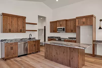 304 N Sherwood Dr, Providence, UT 84332 - Photo 8