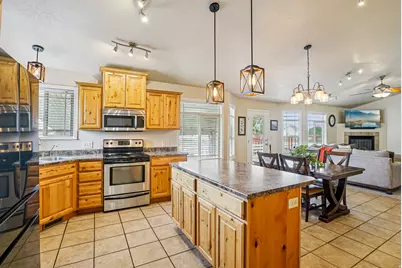 340 W Wrathall Ln, Grantsville, UT 84029 - Photo 10