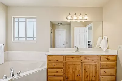 340 W Wrathall Ln, Grantsville, UT 84029 - Photo 14