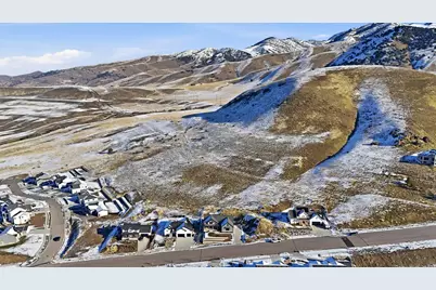 907 E 630 N, Hyde Park, UT 84318 - Photo 6