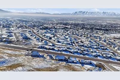 907 E 630 N, Hyde Park, UT 84318 - Photo 10