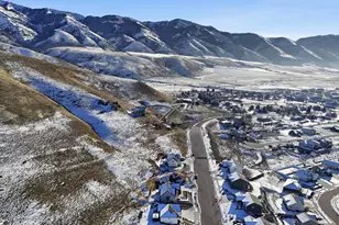 907 E 630 N, Hyde Park, UT 84318 - Photo 8