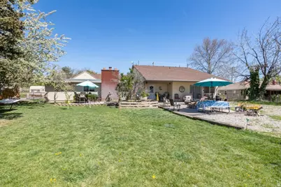 2017 N 2000 W, Farr West, UT 84404 - Photo 14