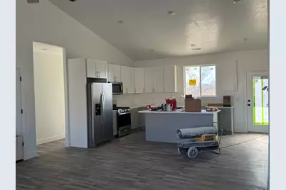 114 E 2000 S, Vernal, UT 84078 - Photo 4