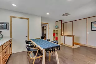 7609 S 2700 E, Cottonwood Heights, UT 84121 - Photo 14