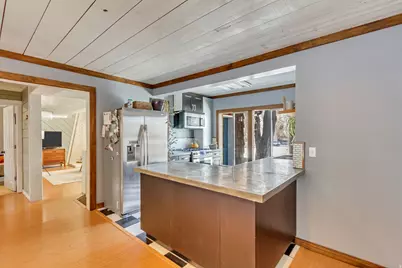 7609 S 2700 E, Cottonwood Heights, UT 84121 - Photo 44