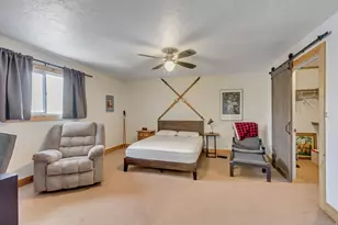 7609 S 2700 E, Cottonwood Heights, UT 84121 - Photo 22