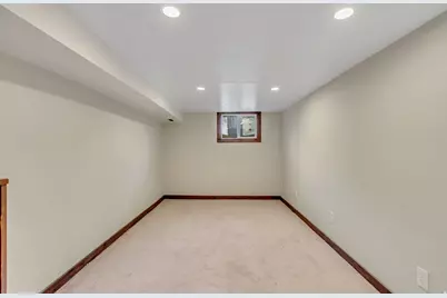 7609 S 2700 E, Cottonwood Heights, UT 84121 - Photo 48