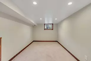 7609 S 2700 E, Cottonwood Heights, UT 84121 - Photo 48