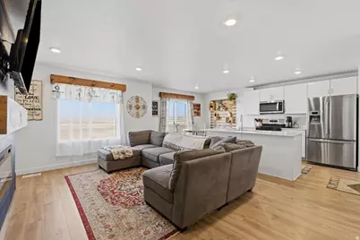 1252 W Hidden Spring Dr, Santaquin, UT 84655 - Photo 4