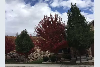 1370 E Meadow Valley Dr, Draper, UT 84020 - Photo 12