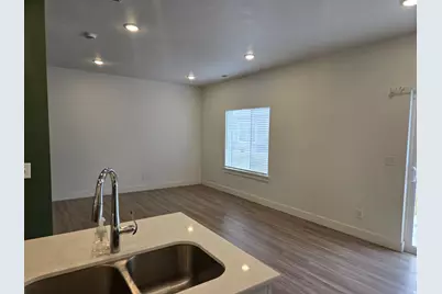 929 N 960 W, Tremonton, UT 84337 - Photo 4