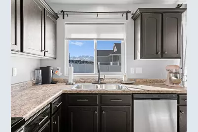 366 E 1970 N, Tooele, UT 84074 - Photo 12