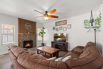 302 E Interlochen Ln N, Stansbury Park, UT 84074 - Photo 4