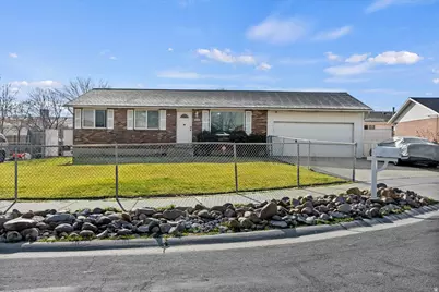 5025 W Moon Flower Cir S, Kearns, UT 84118 - Photo 2