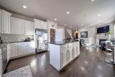 10804 S Hiddenwood Dr, Sandy, UT 84092 - Photo 6