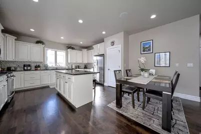 10804 S Hiddenwood Dr, Sandy, UT 84092 - Photo 4